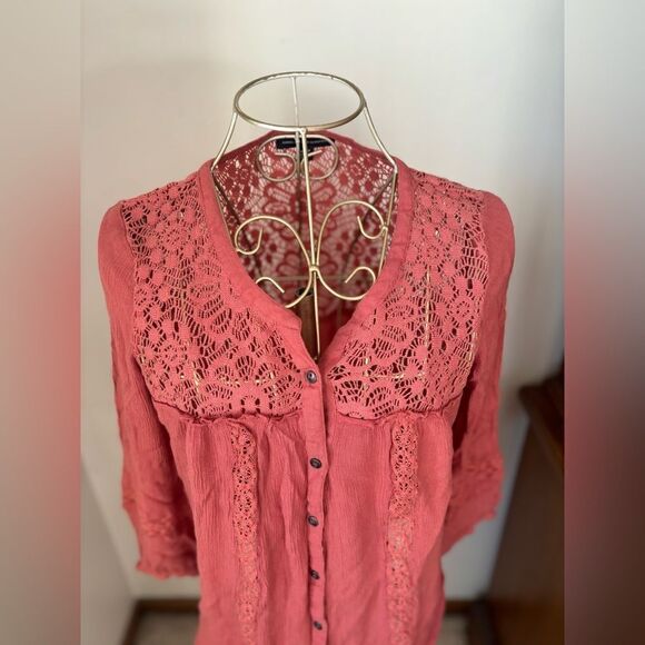 American Eagle lace detail button down top size XS 82% cotton - Picture 6 of 12